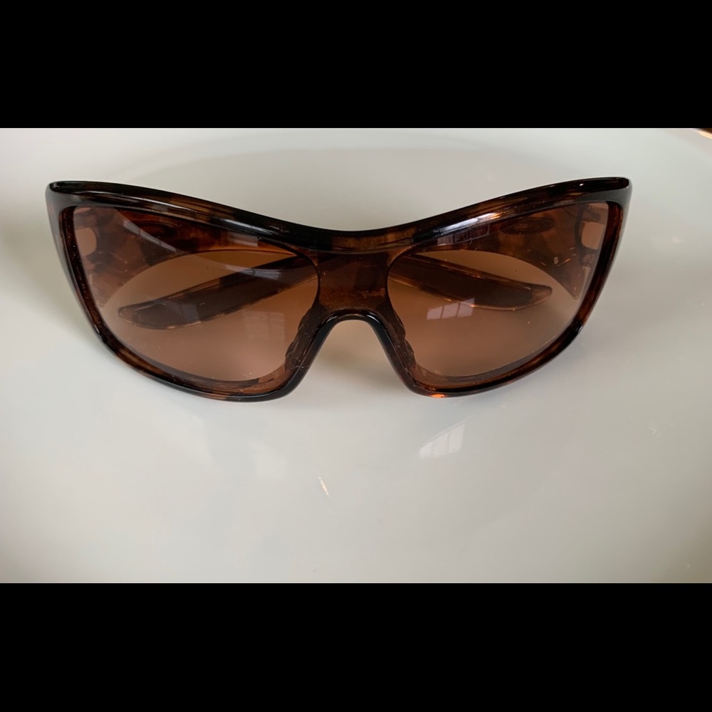Oakley tortoise shell sunglasses